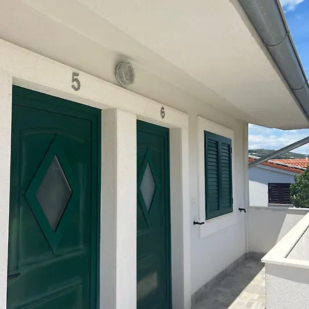 6 Majba Apartament *